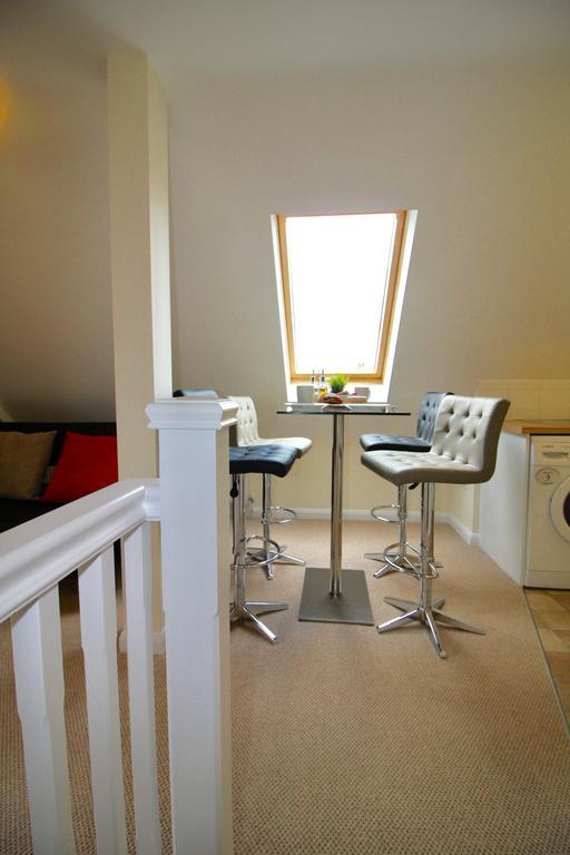 Ferienwohnung Amberblue@Epsom Exterior foto