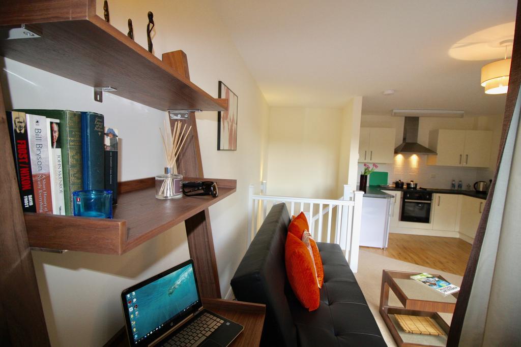 Ferienwohnung Amberblue@Epsom Exterior foto